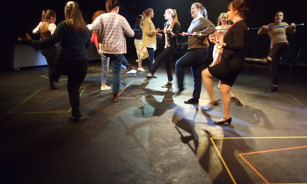 https://danceahead.co.uk/wp-content/uploads/2018/03/Side-by-Side-1-1000x600.jpg